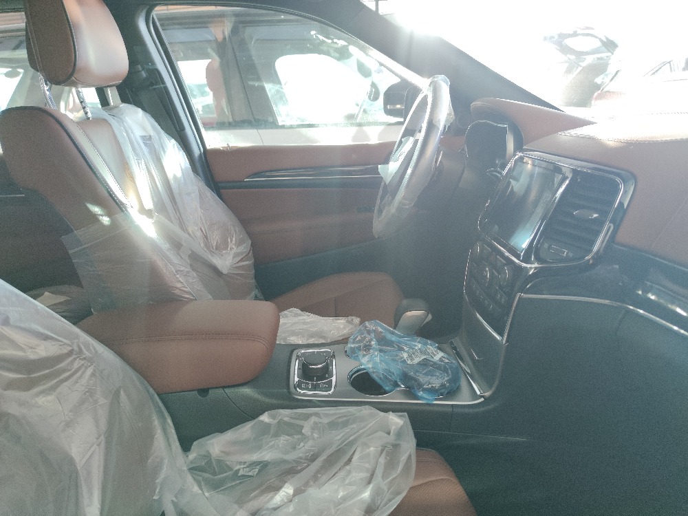 جیپ گراند شیرۆکی